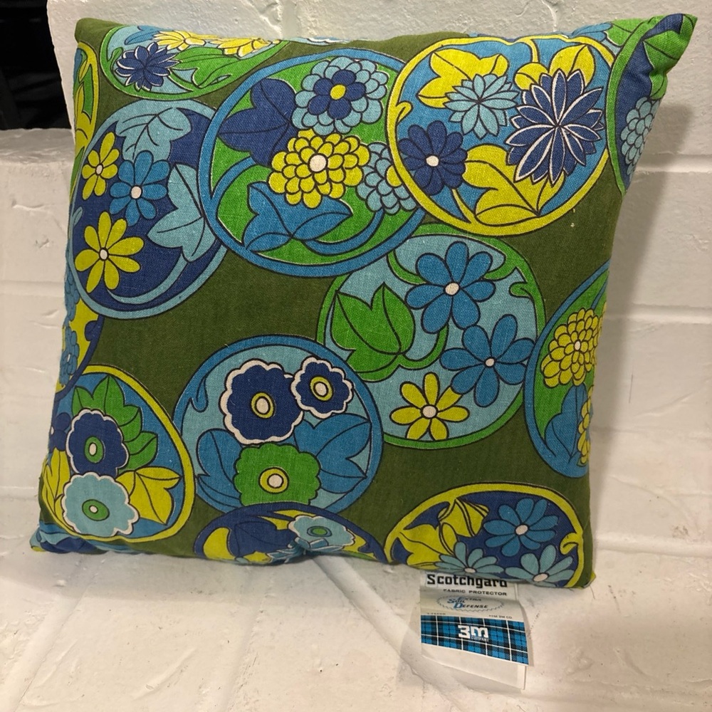 1960s-70s New Old Stock Mid Century Floral Outdoor Pillow By Scotchguard